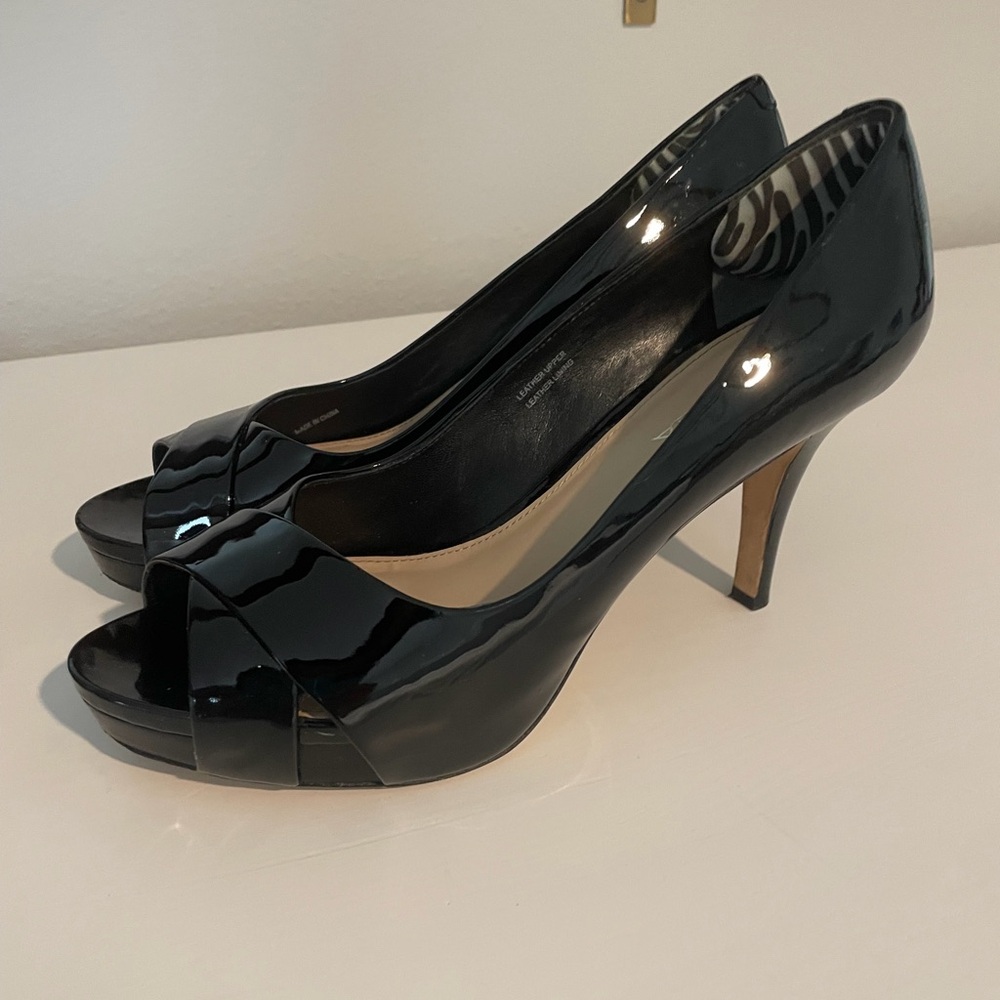 Via Spiga Black Patent Peep-Toe Heels size 8